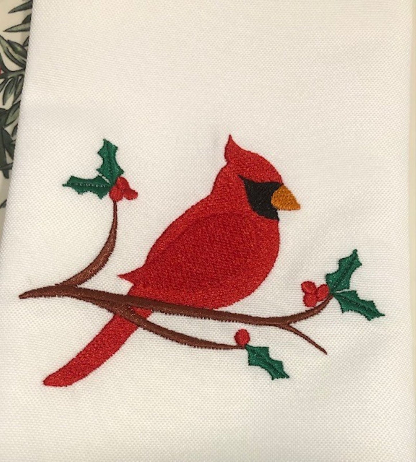 Cardinal Christmas Dinner Napkin Set – Embroidered