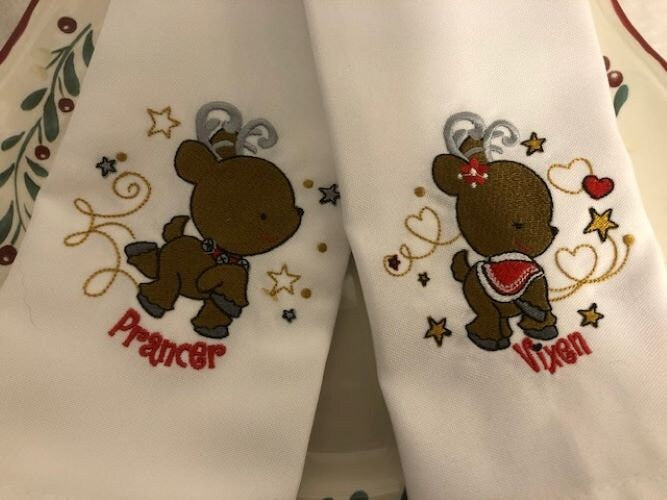 Christmas dinner napkins, Christmas Reindeer Embroidered Cloth Dinner Napkins, Christmas cloth dinner napkins reindeer, embroidered