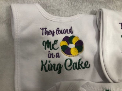 King Cake Baby Mardi Gras, Mardi Gras Bib embroidered, Mardi Gras Baby shower gift, Baby bib, personalized, 1st Mardi Gras, Mardi Gras Baby