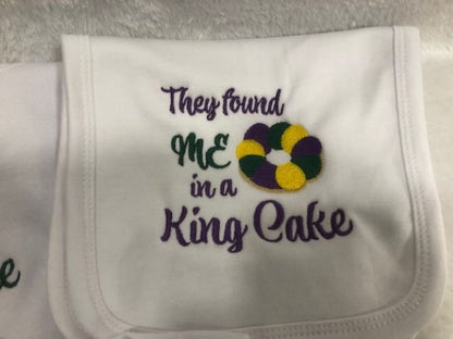 King Cake Baby Mardi Gras, Mardi Gras Bib embroidered, Mardi Gras Baby shower gift, Baby bib, personalized, 1st Mardi Gras, Mardi Gras Baby