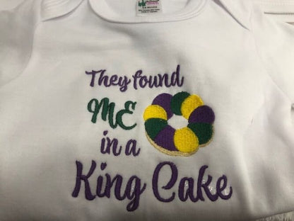 King Cake Baby Mardi Gras, Mardi Gras Bib embroidered, Mardi Gras Baby shower gift, Baby bib, personalized, 1st Mardi Gras, Mardi Gras Baby