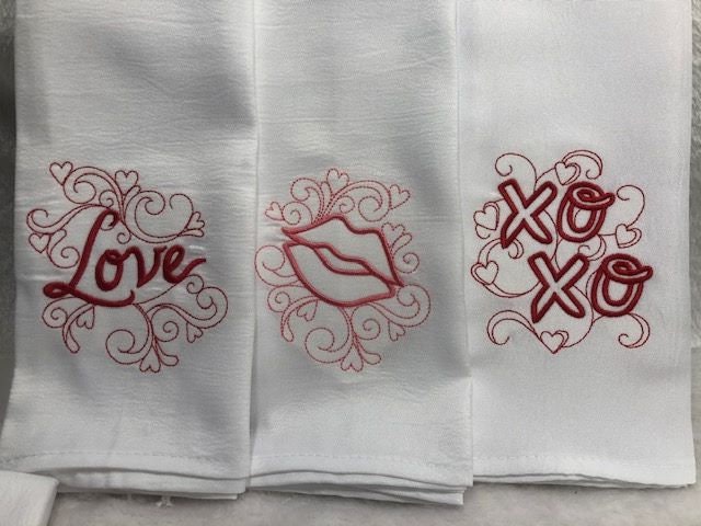 Valentine Cloth Dinner Napkin Set of 6, Valentine's Day Dinner Napkin, Embroidered, Customized, Valentines Day, I love you, Mr Mrs