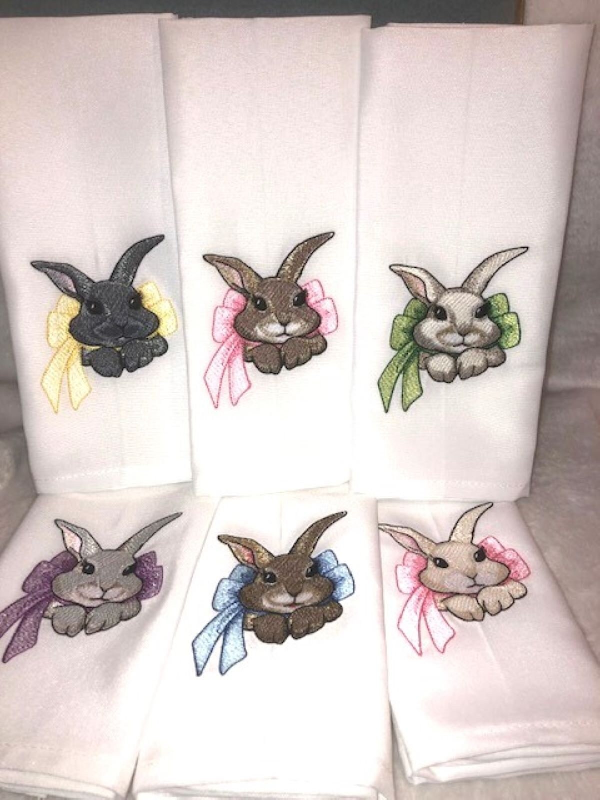 Easter bunny cloth dinner napkin set of 6, embroidered, customized, dinner napkin, Easter dinner, Easter Rabbit, Easter Bunny family dinner
