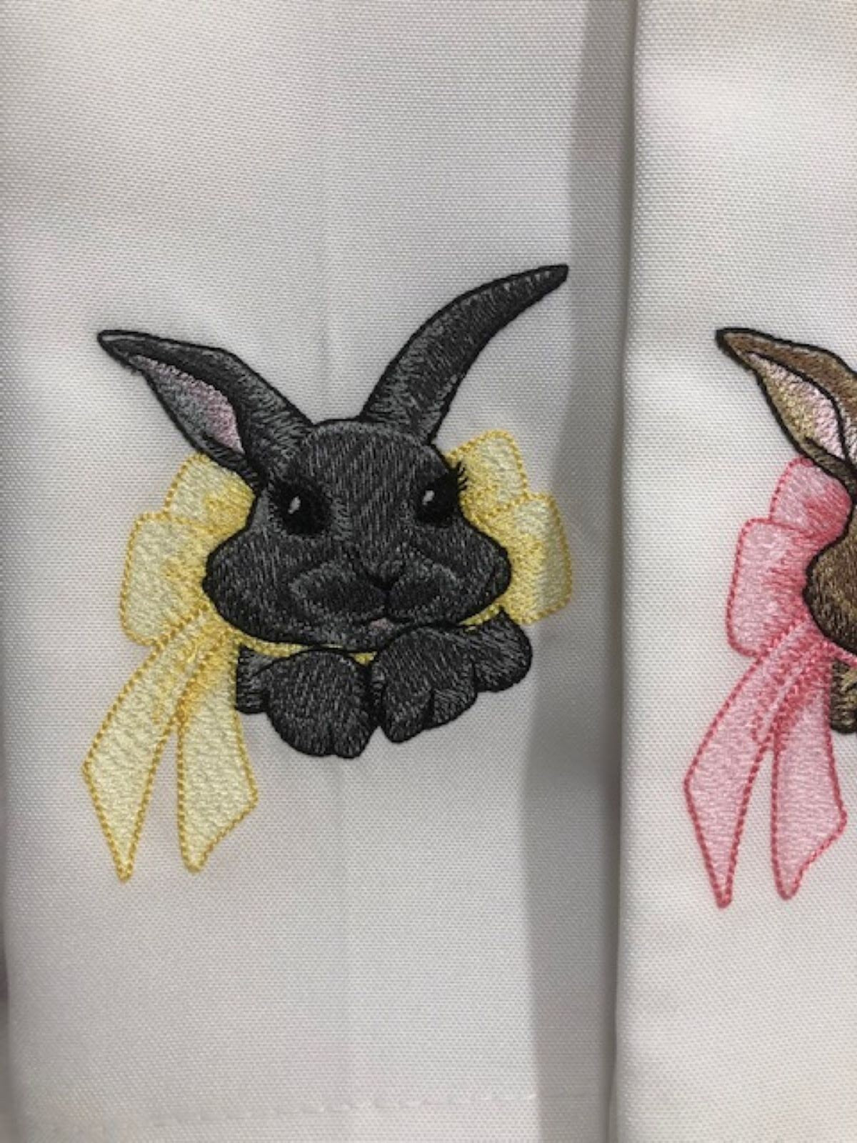 Easter bunny cloth dinner napkin set of 6, embroidered, customized, dinner napkin, Easter dinner, Easter Rabbit, Easter Bunny family dinner