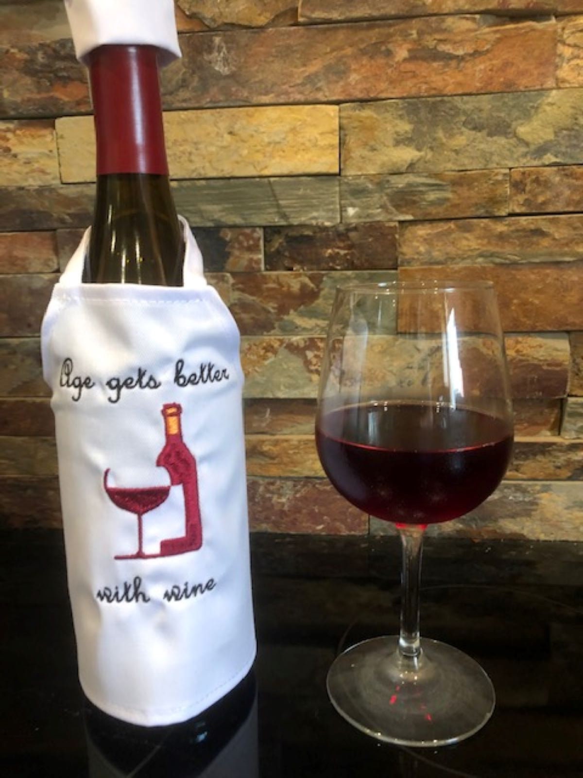 Wine Bottle Apron, Wine bottle cover, wine bottle cover, housewarming gift, wine bottle embroidery
