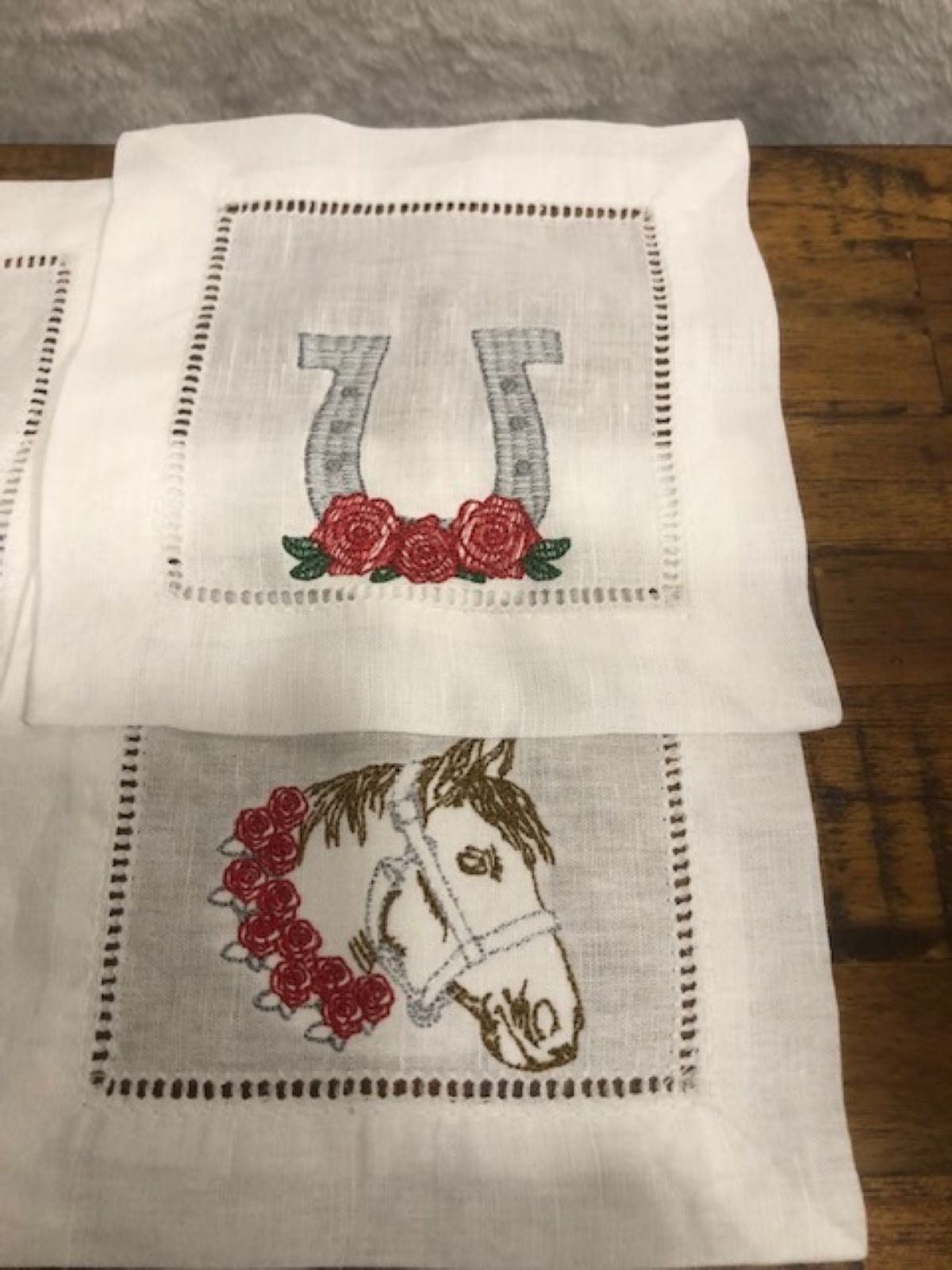 Kentucky Derby Embroidered Cocktail Napkins, Derby Cocktail Napkins set of 4, 6, Bar Top Napkins, Derby Gifts, Churchill Downs Run for Roses
