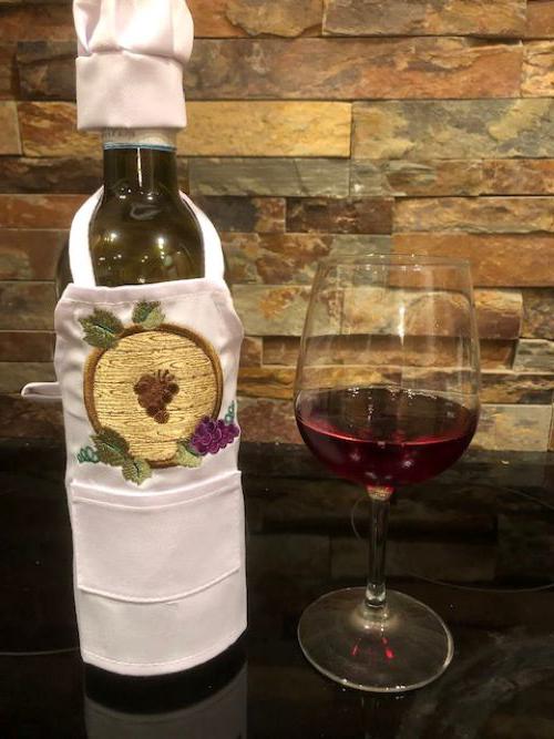 Wine Bottle Apron, Wine bottle cover, wine bottle cover, housewarming gift, wine bottle embroidery