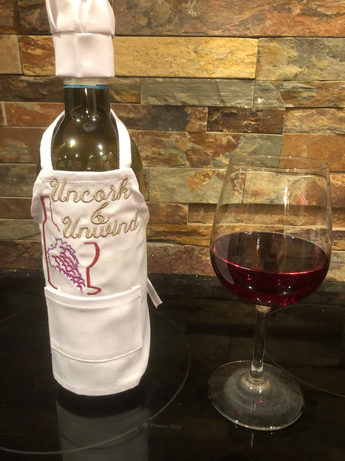 Wine Bottle Apron, Wine bottle cover, wine bottle cover, housewarming gift, wine bottle embroidery